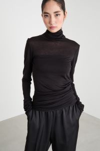 Asymmetric hem polo neck - Black Asymmetric hem polo neck - Black